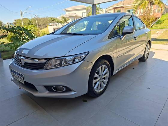 HONDA CIVIC 1.8 LXS 16V FLEX 4P AUTOMÁTICO HONDA CIVIC 1.8 LXS 16V FLEX 4P AUTOMÁTICO